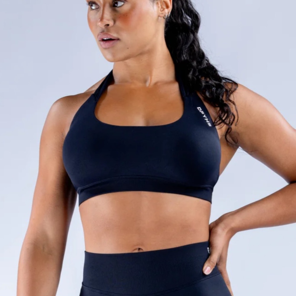 COPY - DFYNE black sports bra halter